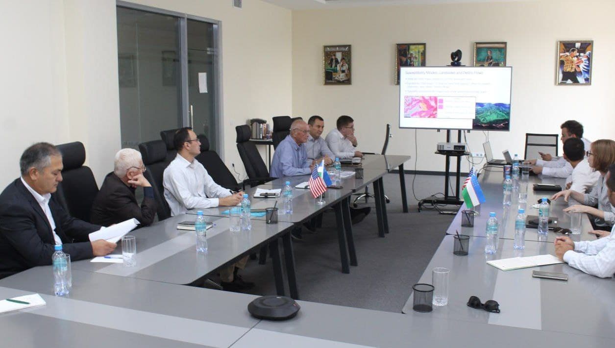 A meeting was held with specialists from the USGS organization