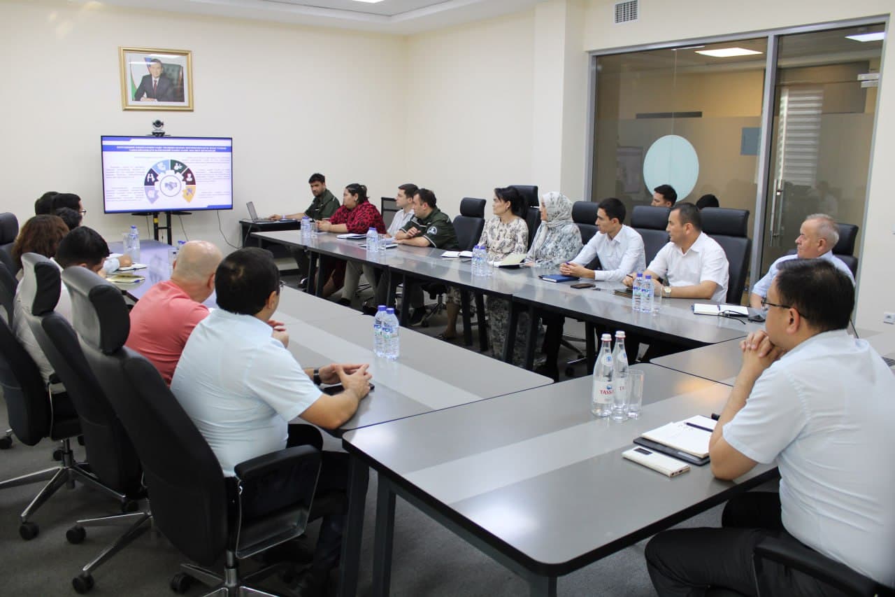 Seminar on combating corruption held
