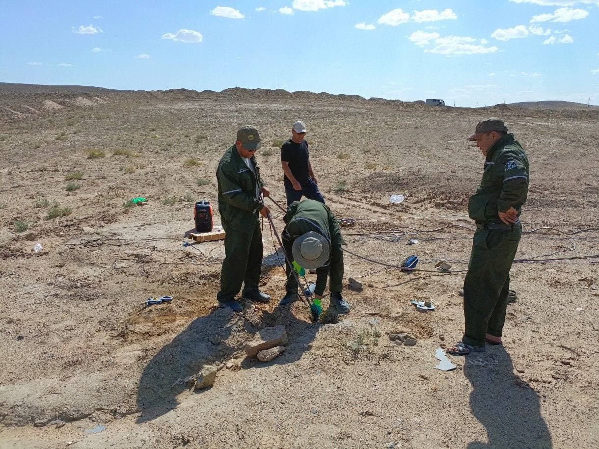 Hydrogeological and engineering-geological studies were carried out at the sites of the Kyzylkum Central Geological Exploration Expedition