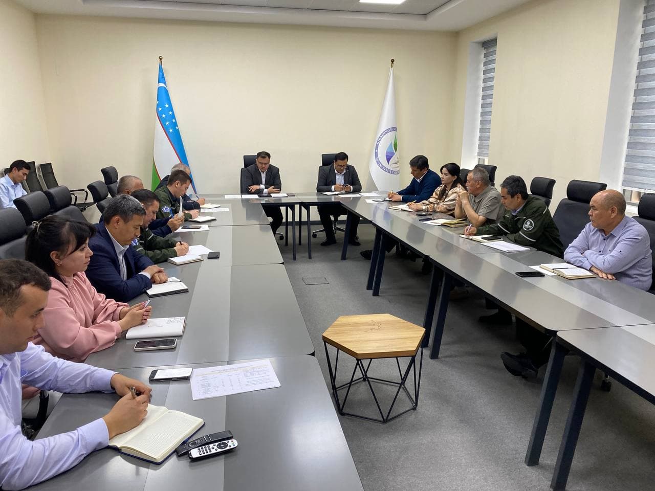 The results of the first quarter and priority tasks for the first half of the year were discussed.