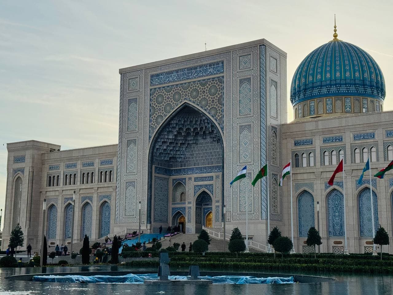 Domestic tourism was organized for the Institute's honorary employees.