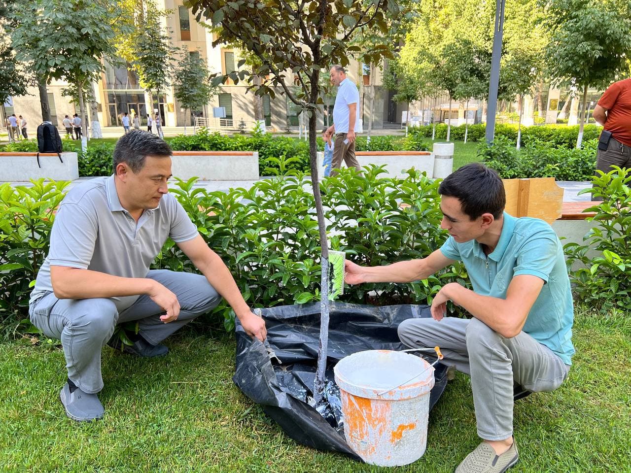 On the nationwide charitable community service initiative under the slogan "Prosperous Neighborhood - Prosperous Country"