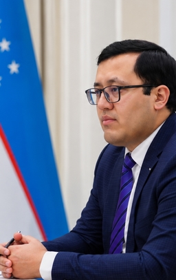 leader image