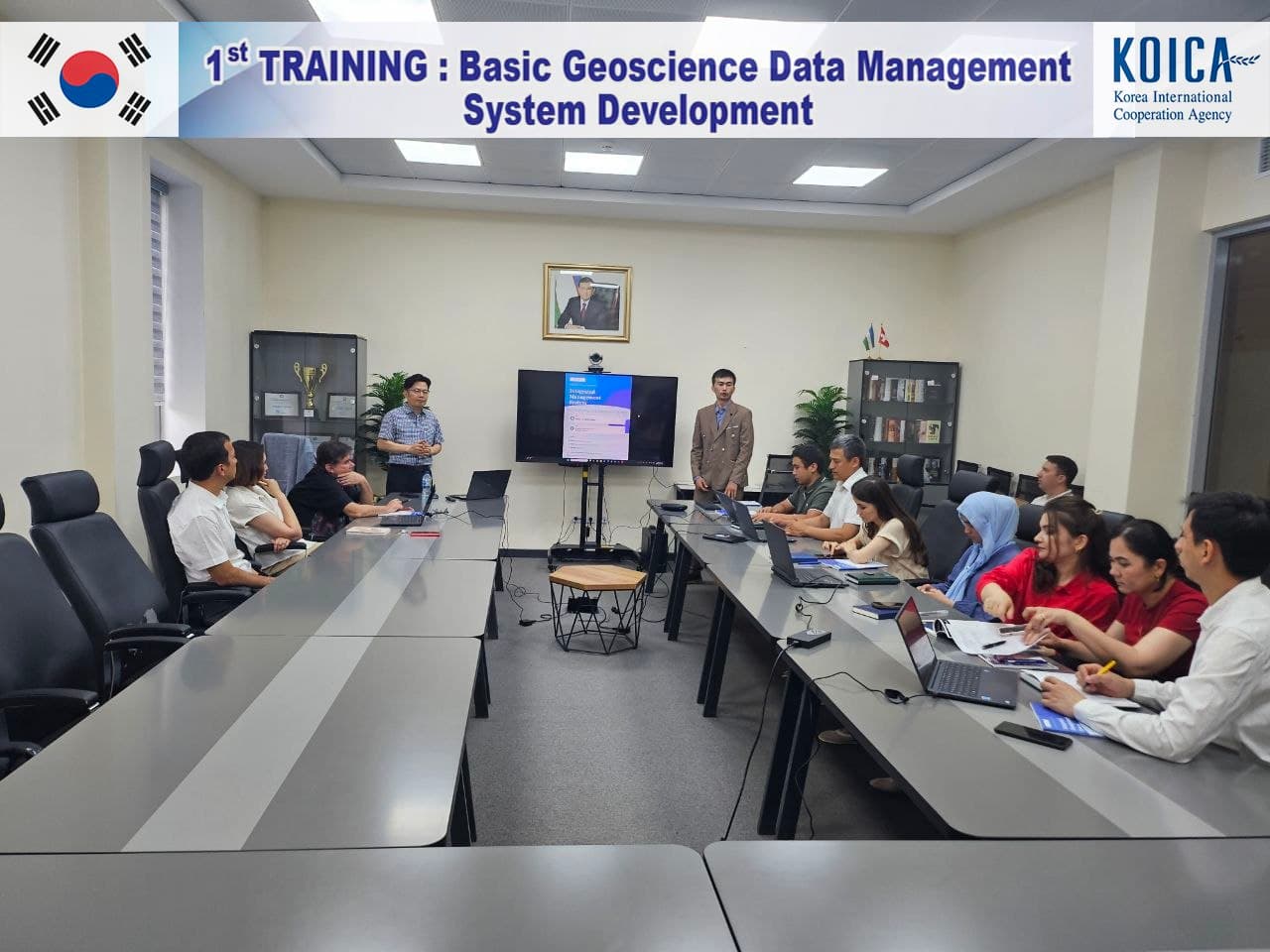 The international training seminar "Basic Geoscience Data Management System Development" and "GIS DB Construction" was successfully completed.
